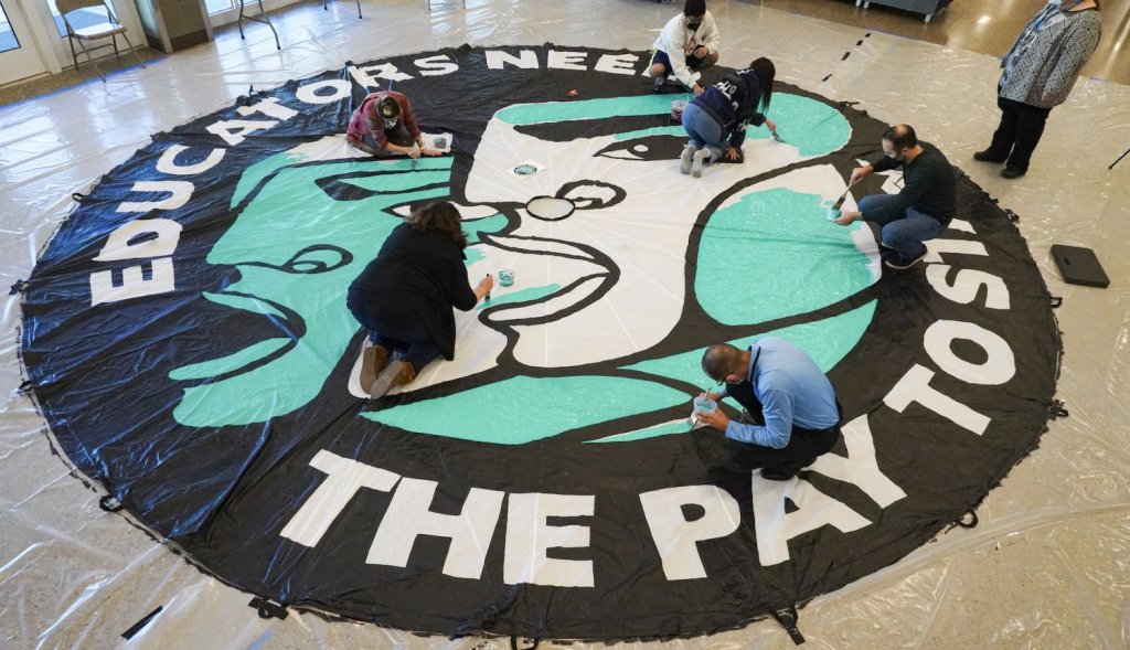 Paying Teachers More Helps Fill&nbsp;Vacancies